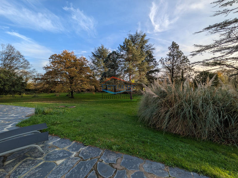 Maison traditionnelle - 141 m² - 6 pièces