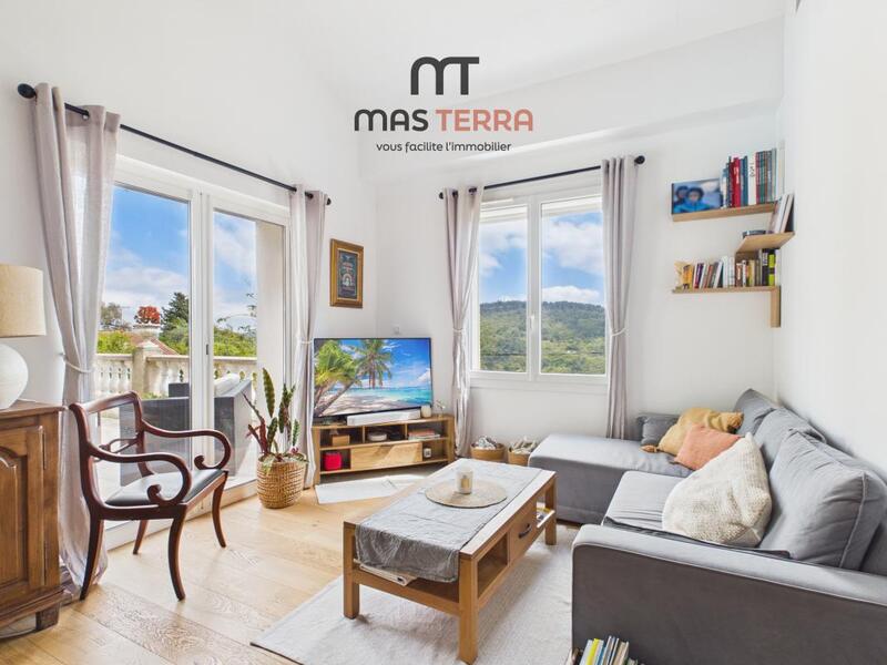 Maison - 98 m² - 5 pièces