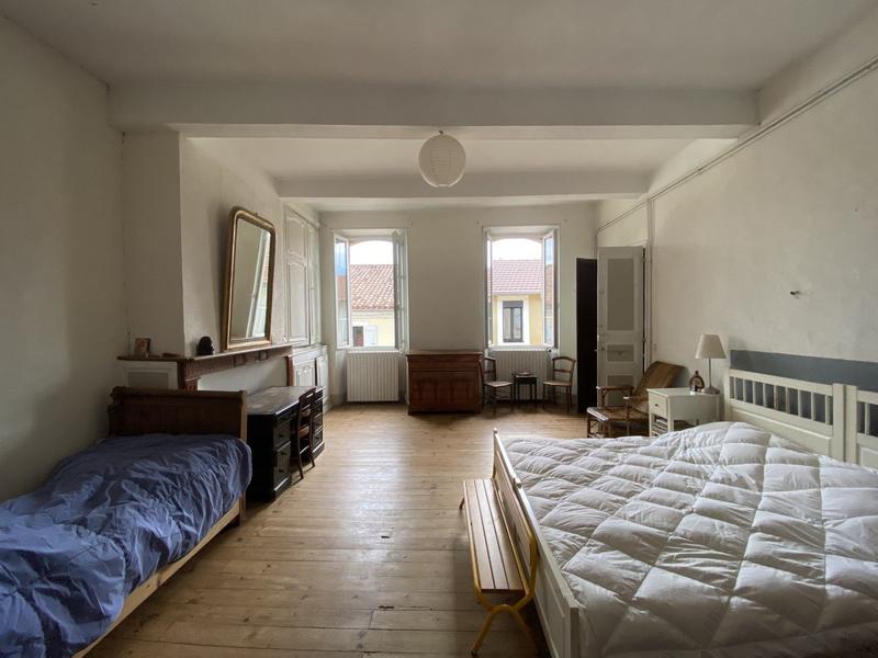 Maison - 350 m² - 11 pièces