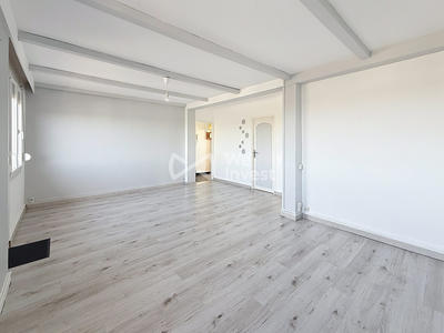 Appartement - 74 m² - 7 pièces