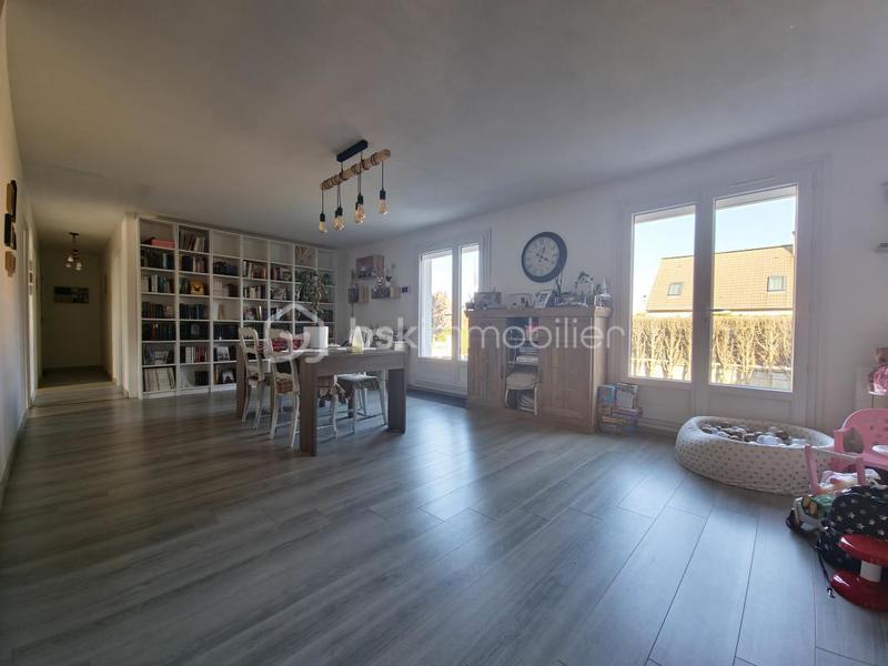 Maison traditionnelle - 164 m² - 6 pièces