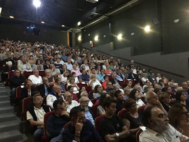 Théâtre des Salinières au Vox : un amour de jeunesse