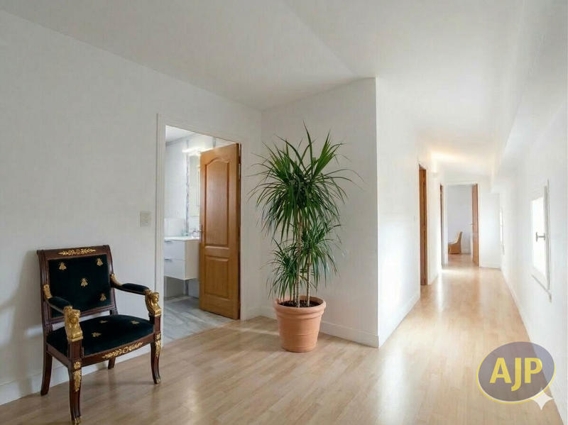 Maison - 141 m² - 5 pièces