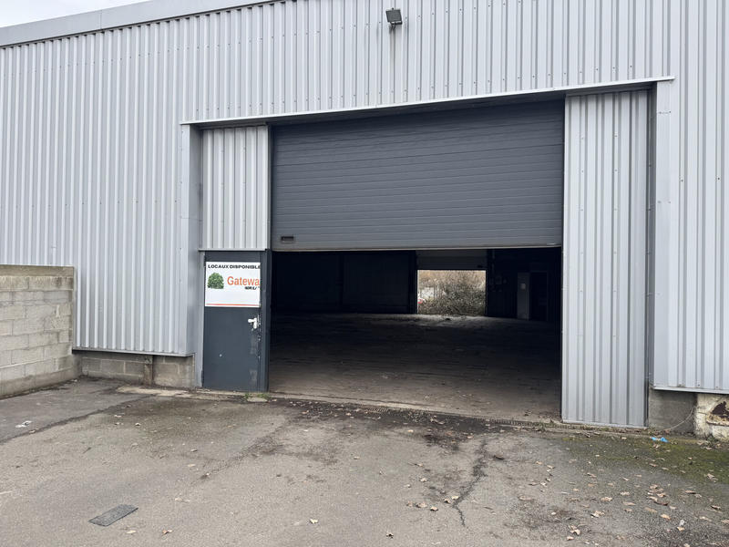 Entrepôt - 300 m²