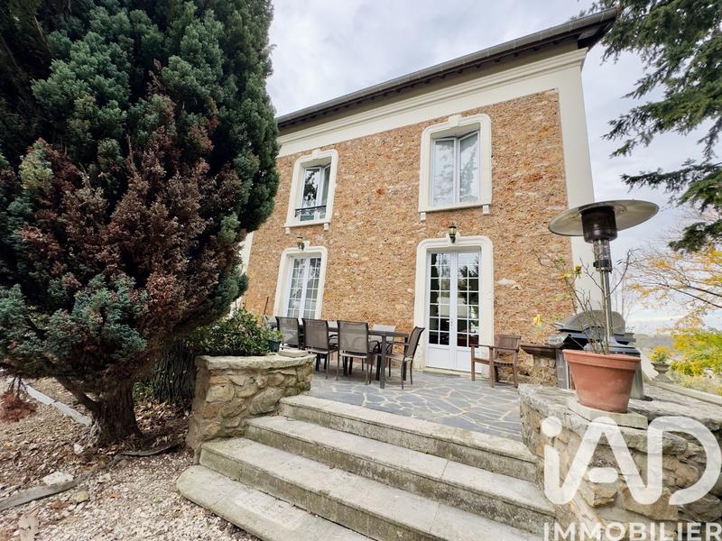 Maison - 200 m² - 8 pièces