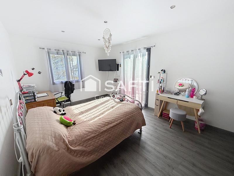 Maison - 217 m² - 8 pièces