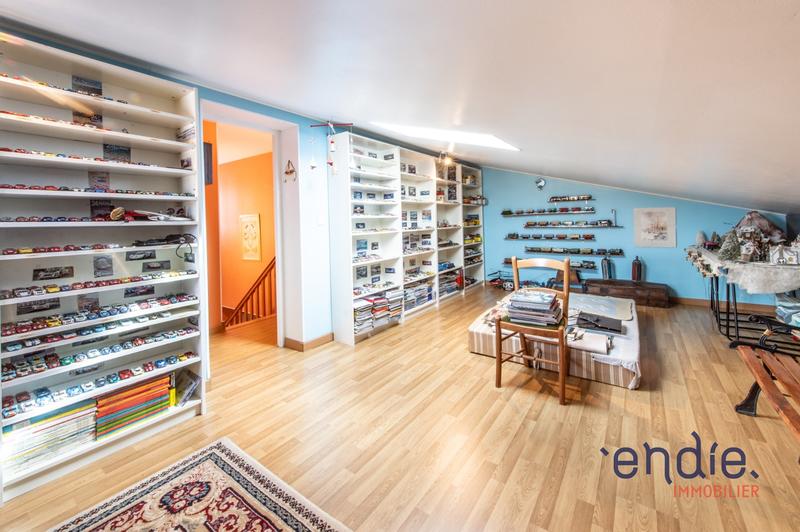 Maison - 183 m² - 7 pièces