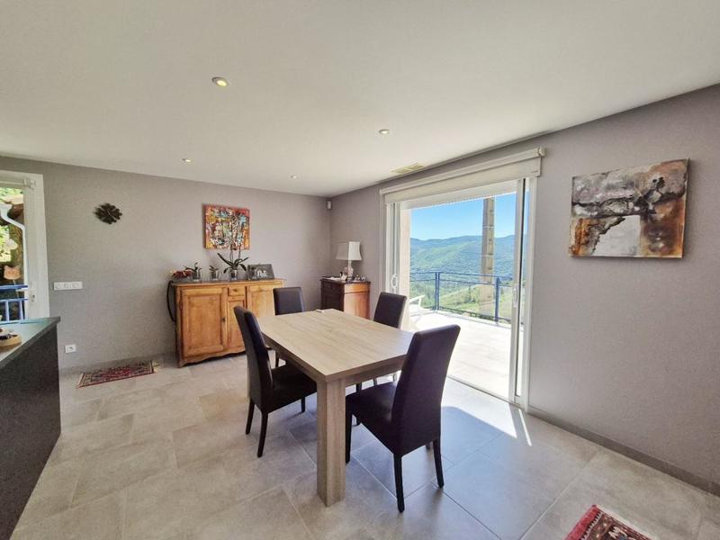 Maison - 200 m² - 6 pièces