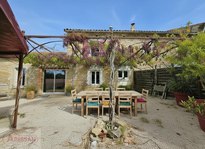 Maison - 457 m² - 16 pièces