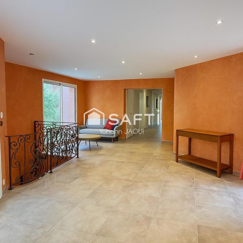 Maison - 570 m² - 14 pièces