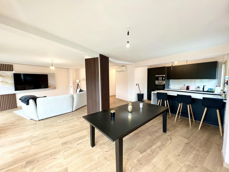 Appartement - 110 m² - 4 pièces