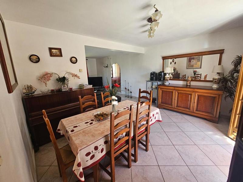 Maison - 145 m² - 6 pièces