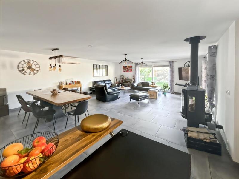 Maison - 138 m² - 5 pièces