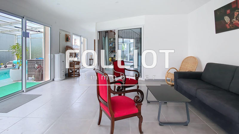 Maison - 227 m² - 7 pièces