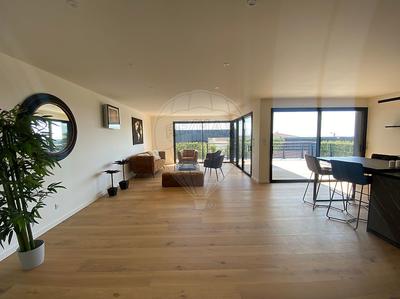 Maison - 216 m² - 6 pièces