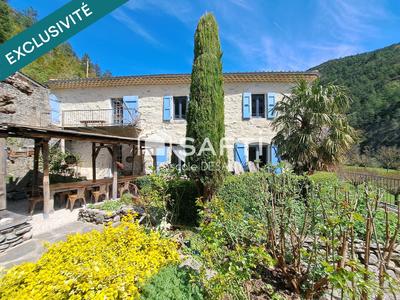 Maison - 265 m² - 8 pièces