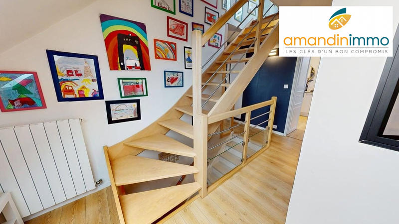 Maison - 98 m² - 7 pièces