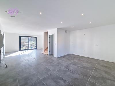 Maison - 123 m² - 4 pièces