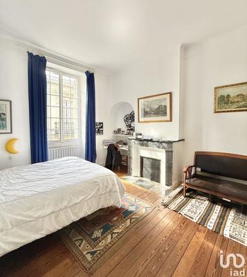 Maison - 250 m² - 10 pièces