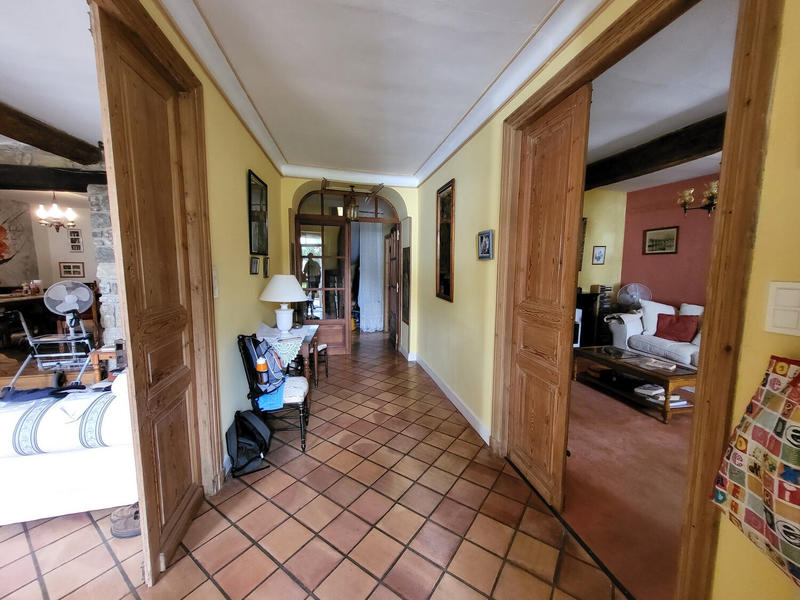 Maison - 436 m² - 15 pièces