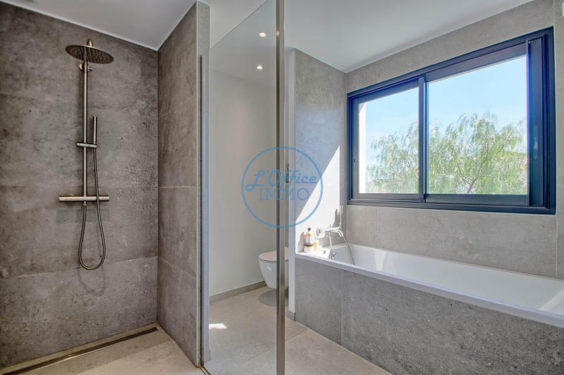 Maison contemporaine - 180 m² - 5 pièces