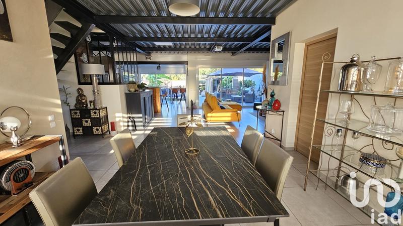 Maison - 214 m² - 7 pièces