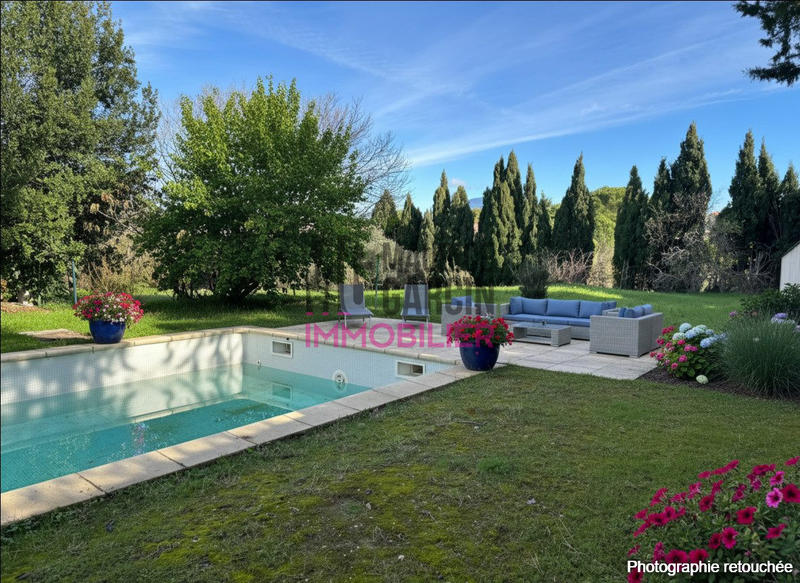 Maison - 202 m² - 7 pièces