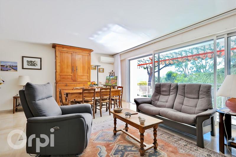 Appartement - 111 m² - 4 pièces