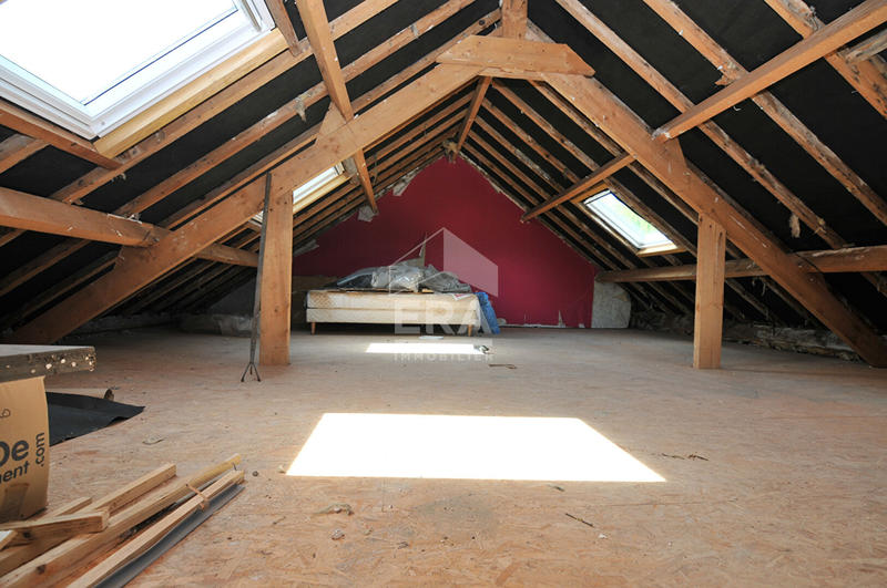 Maison - 235 m² - 9 pièces