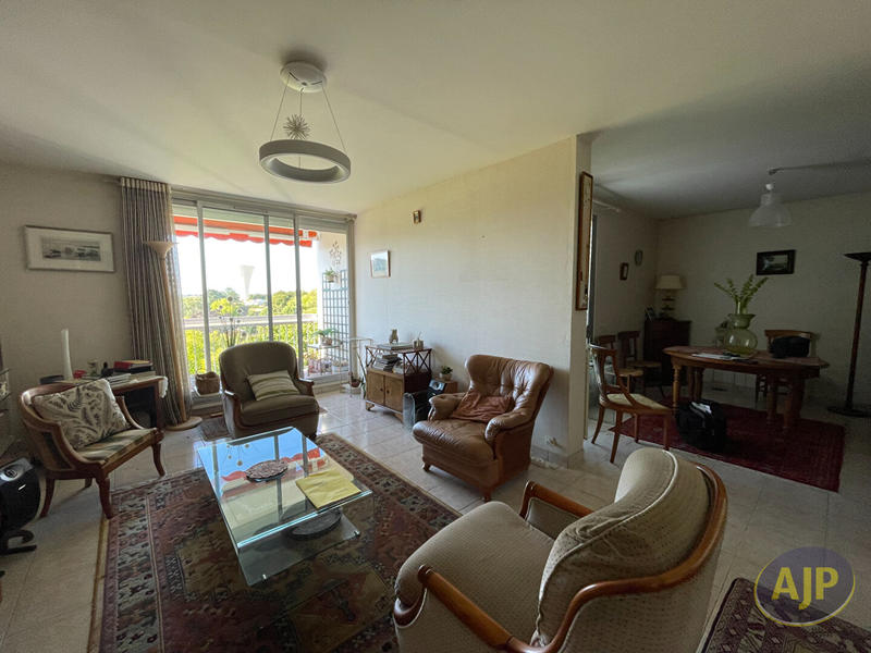 Appartement - 81 m² - 3 pièces