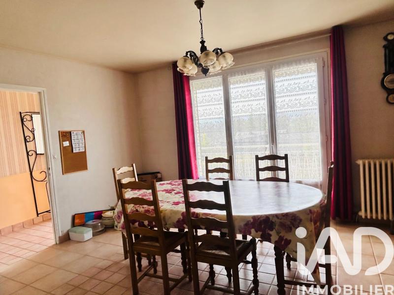 Maison - 99 m² - 5 pièces