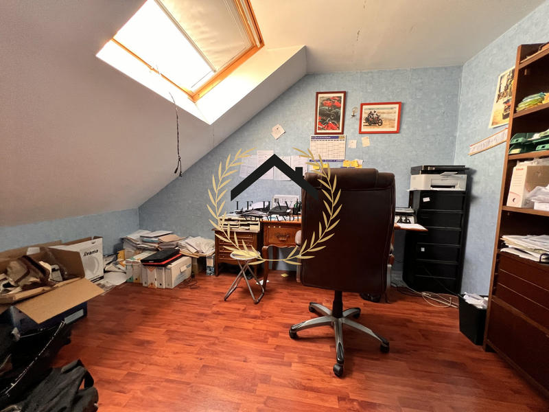 Maison traditionnelle - 162 m² - 6 pièces