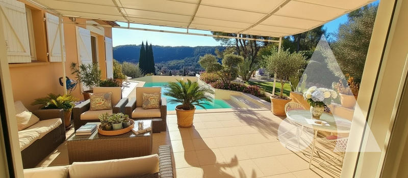 Maison - 159 m² - 5 pièces