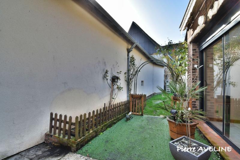 Maison - 161 m² - 8 pièces