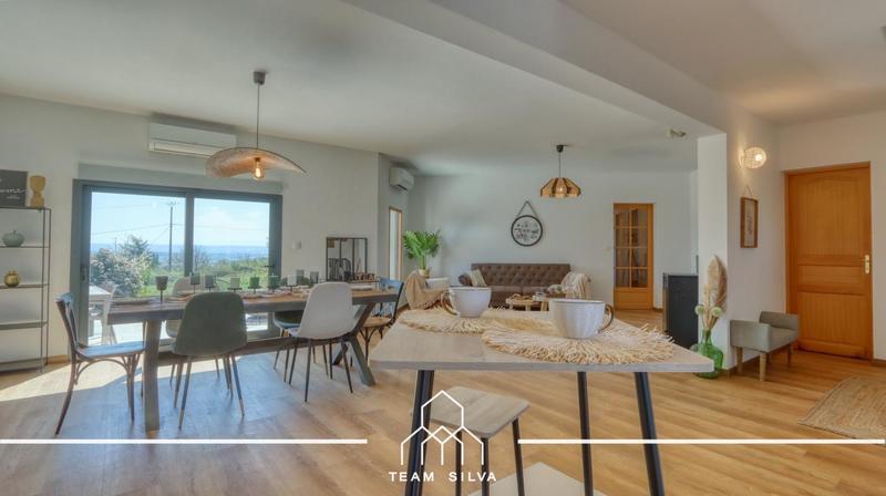 Maison - 159 m² - 6 pièces