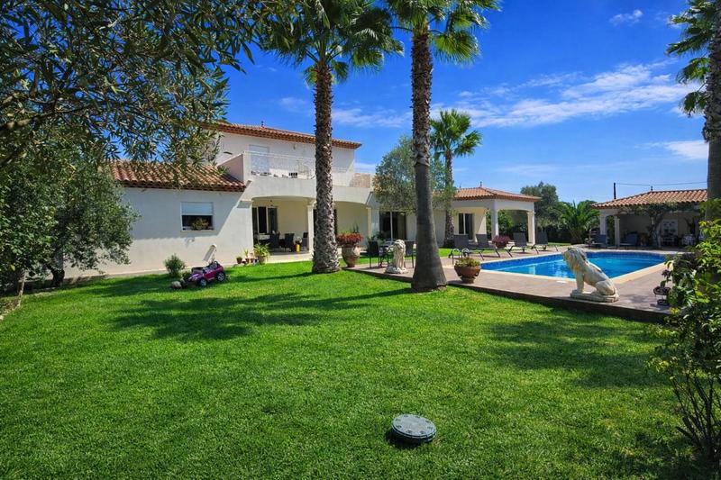 Villa - 207 m² - 8 pièces