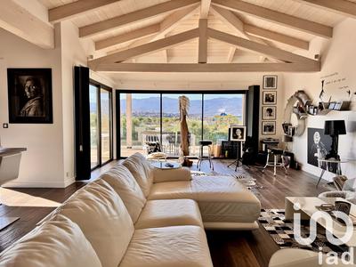 Maison - 243 m² - 5 pièces