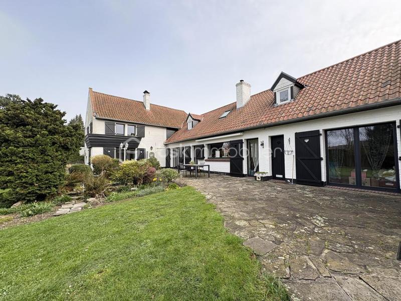 Demeure - 290 m² - 12 pièces