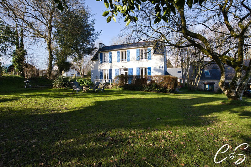 Maison ancienne - 335 m² - 11 pièces