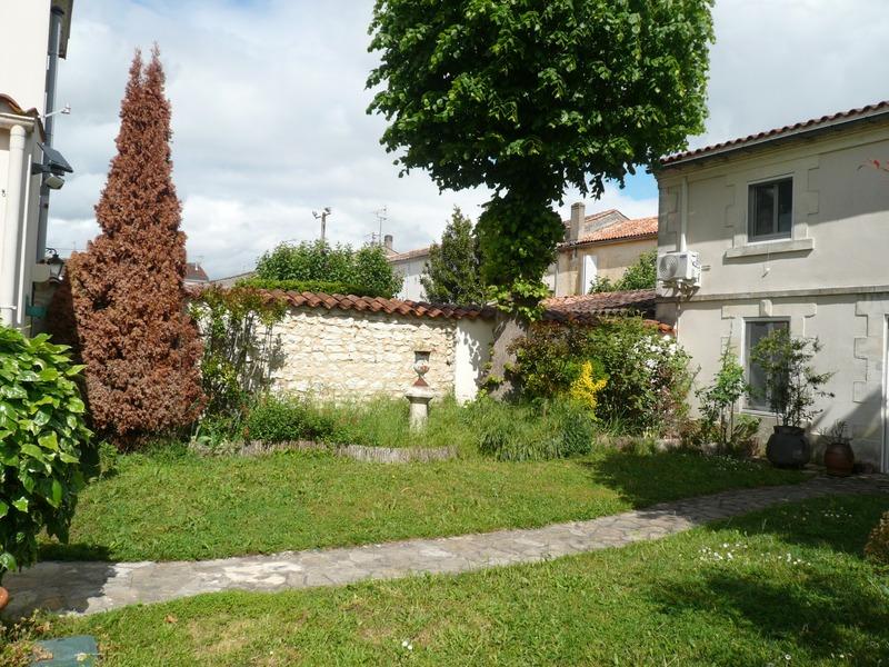 Maison - 228 m² - 7 pièces