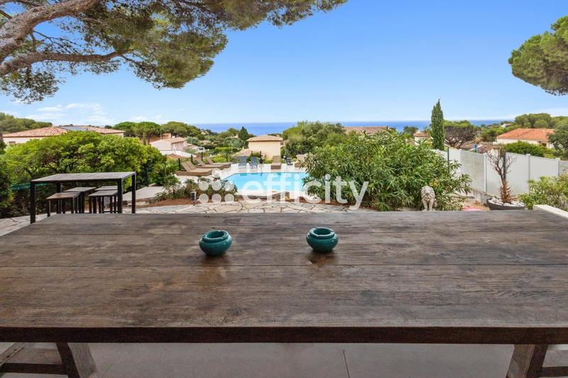 Maison - 211 m² - 7 pièces