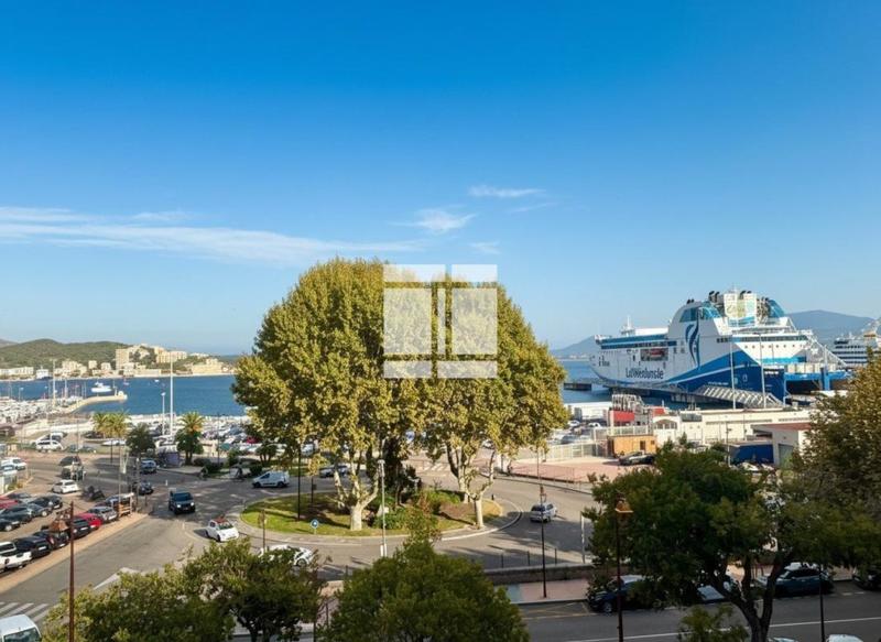 Appartement - 105 m² - 4 pièces