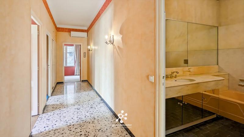 Appartement - 122 m² - 4 pièces