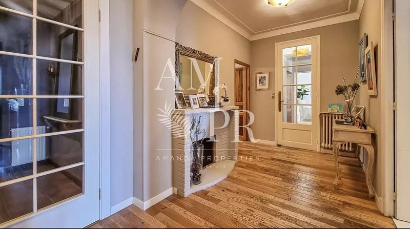 Villa - 530 m² - 10 pièces