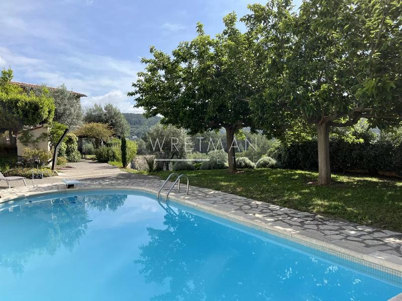 Villa - 185 m² - 8 pièces
