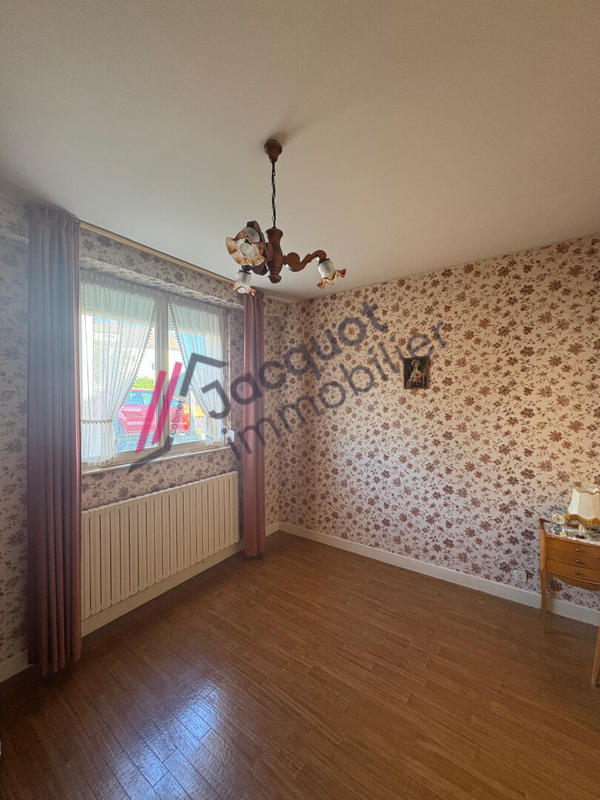 Maison - 102 m² - 6 pièces