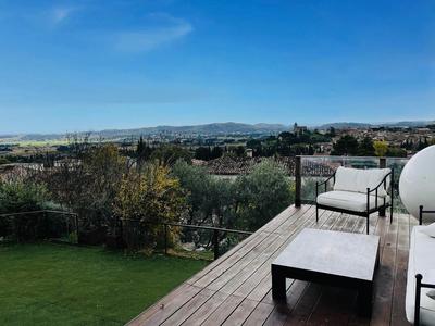 Villa - 220 m² - 7 pièces