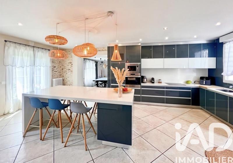 Maison - 183 m² - 6 pièces