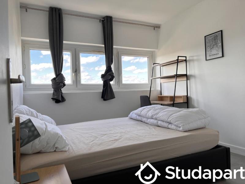 Chambre - 11 m² - 1 pièce