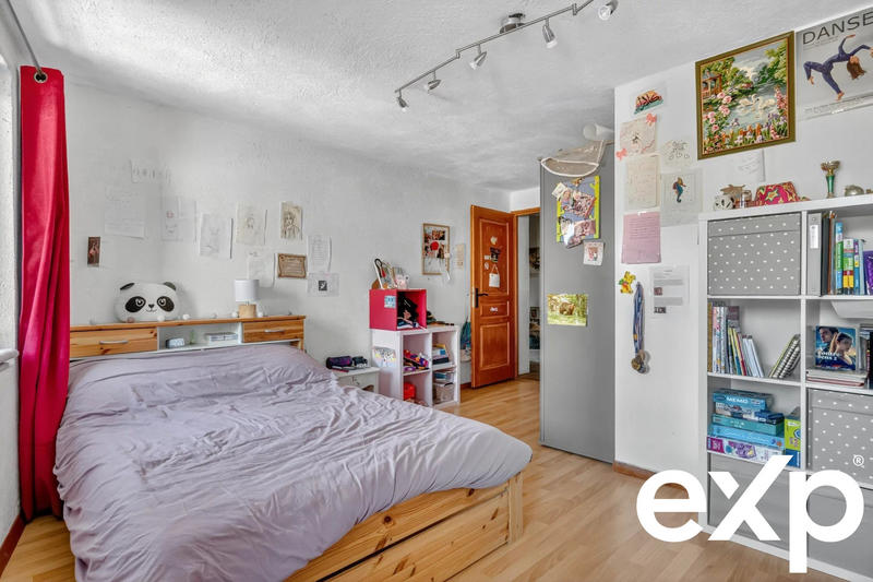 Maison - 438 m² - 12 pièces